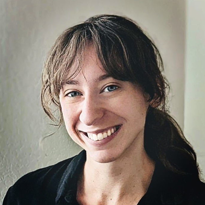 Editor Helen Healey Headshot